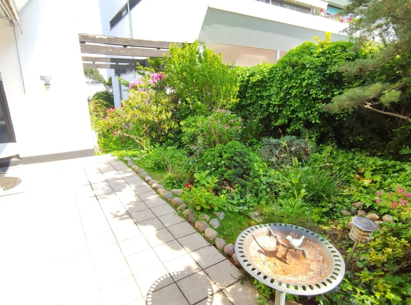 Terrasse mit eigenem Garten