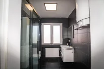 Wohnung 2 - Badezimmer
