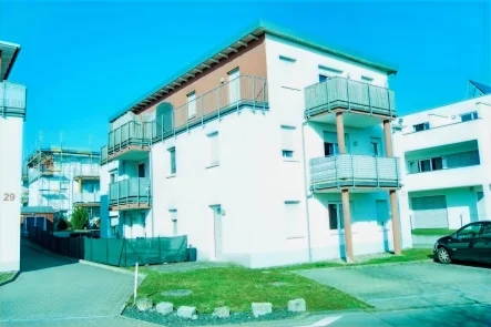 Straßenansicht - Wohnung kaufen in Haßfurt - 2 Wohnungen im Erdgeschoss für Kapitalanleger