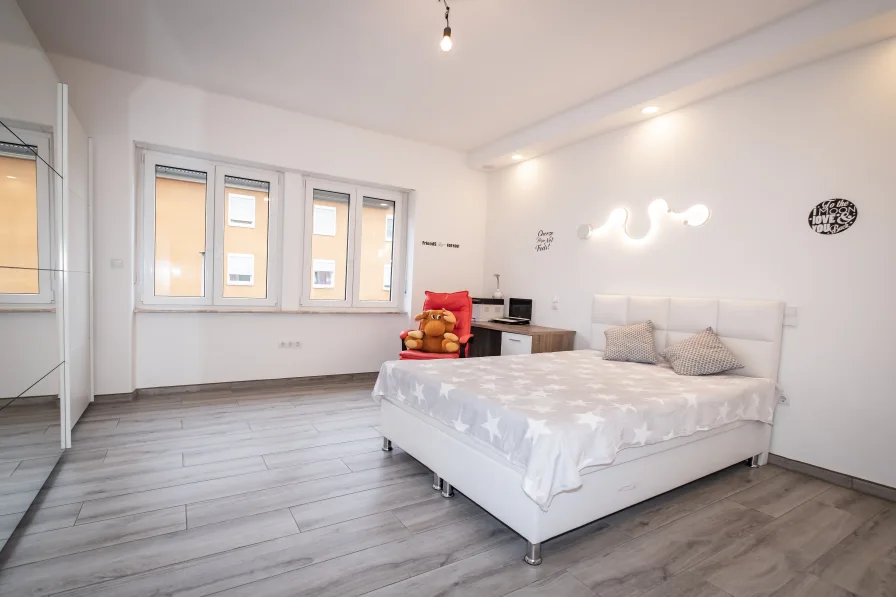 Schlafzimmer - Wohnung kaufen in Schweinfurt - Ihr neues Zuhause: 4-Zimmer Wohnung in zentraler Lage