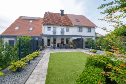 Fassade - Haus kaufen in Euerbach - Wohlfühloase  mit Kamin und großzügiger Terrasse