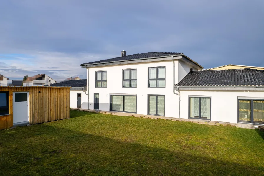 Außenansicht - Haus kaufen in Salz - Großzügiges Einfamilienhaus mit Einliegerwohnung – Ihr neues Zuhause mit Platz für die ganze Familie