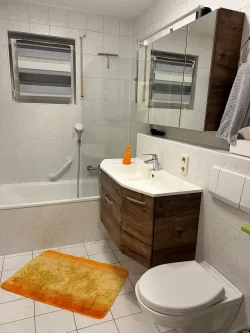 Badezimmer - Wohnung kaufen in Bad Kissingen - Kapitalanlage mit Potenzial oder Eigennutzen im Alter!