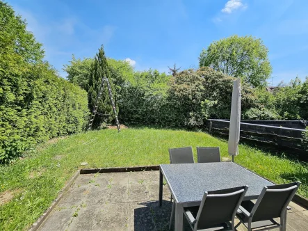 Garten mit Terrasse - Haus kaufen in Göppingen - Charmante 2 Wohneinheiten in exklusiver Lage in Göppingen