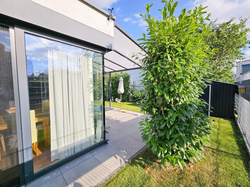 Gartenterrasse mit Pergola