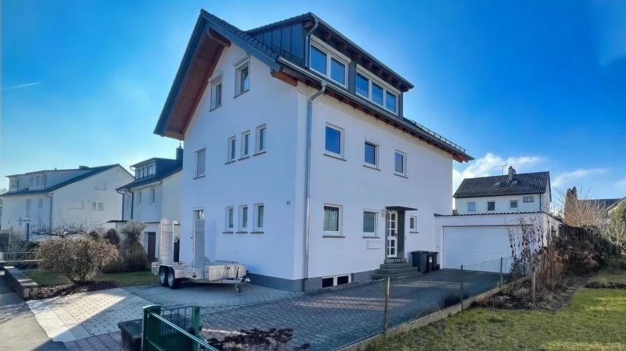 IMG_0874.jpg - Haus kaufen in Sindelfingen - Freistehendes Mehrgenerationenhaus mit 3 Wohnungen! Perfekt für Familien & Investoren in bester Lage