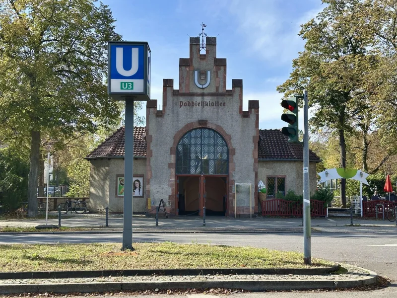 U-Bahnhof Podbielskiallee