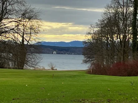 Starnberger See  Westufer - Wohnung kaufen in Pöcking - Ideal für ein kleines Budget -  Renov.bed. 2-Zi-Whg. mit Balkon