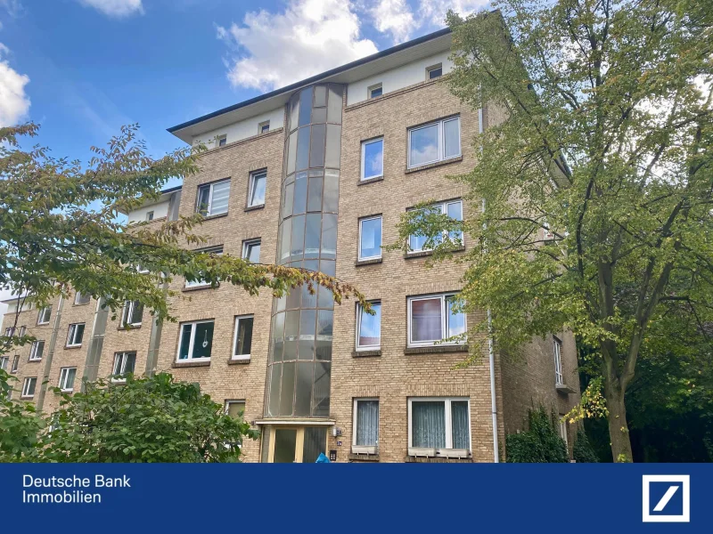 Straßenseite - Wohnung kaufen in Hamburg - Helle 2,5 Zimmer in Hamburg Horn