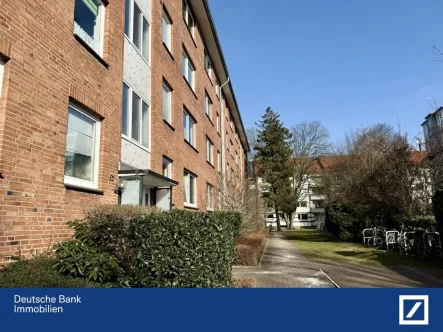 Zugang zum Objekt - Wohnung kaufen in Hamburg - Moderne 2-Zimmer-Wohnung mit urbanem Flair in Hamburg Barmbek, OPEN-HOUSE am 22.03.25, 11:00-13:00h