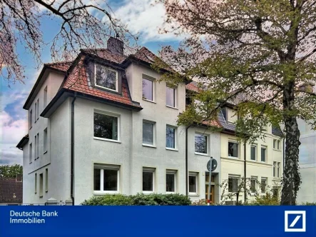 Aussenansicht - Zinshaus/Renditeobjekt kaufen in Osnabrück - Osnabrück: 6-Parteien-Mehrfamilienhaus mit zusätzlichem Entwicklungspotenzial