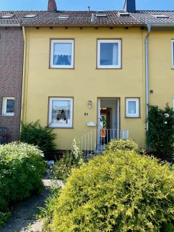 Frontansicht - Haus kaufen in Bremen - Perfekt für die ganze Familie - Leben auf 160 m2 Wfl. mit Garten