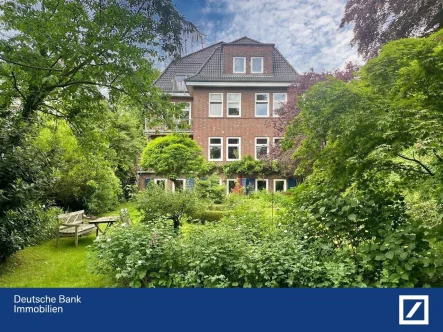 Gartenansicht  - Haus kaufen in Bremen - Großzügige Villa in Bremen Schwachhausen mit 3 großen Wohneinheiten und schönem Garten