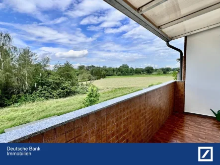 Loggia mit Ausblick - Wohnung kaufen in Leverkusen - Blick ins Grüne - Wohnung mit zwei Balkonen und Garage