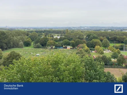 Loggia Blick - Wohnung kaufen in Köln - Helle 3-Zimmer-Wohnung mit Süd-Weitblick ins Grüne!