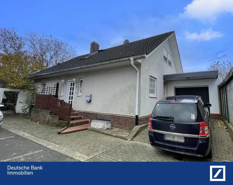 Aussenansicht - Haus kaufen in Wesseling - Charmantes Ein- bis Zweifamilienhaus in Wesseling - Ideal für Sie und Ihre Familie