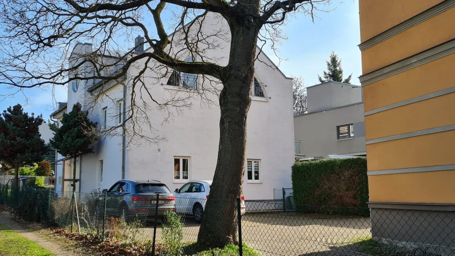 Straßenansicht - Wohnung kaufen in Weimar - 2-Zimmerwohnung am Zentrumsrand - vermietet