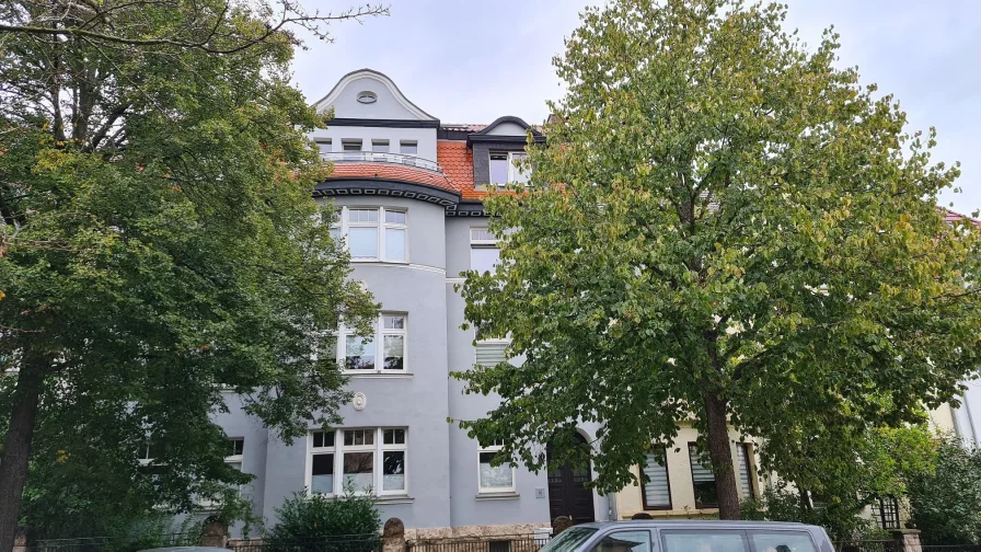 Straßenansicht - Wohnung mieten in Apolda - Schöne helle und offene Wohnung mit Blick ins Grüne - zentrumsnah