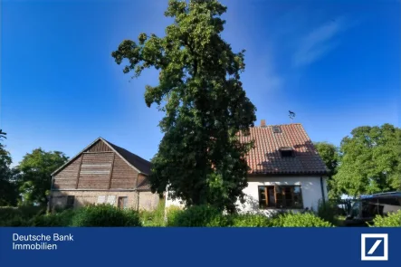 Hauptansicht - Haus kaufen in Niepars - Bauernhof mit Obstgarten, Koppel und Stallungen sowie Scheune im Speckgürtel von Stralsund