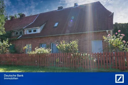 Strassenansicht - Haus kaufen in Ribnitz-Damgarten - Ostseenähe, Landleben und doch Zivilisation in der Nähe.... Geht nicht ?...Freu Dich auf Freudenberg