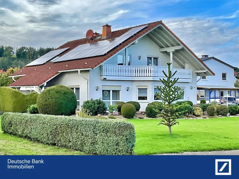 Ansicht SüdOsten (nah) - Haus kaufen in Wohratal - Topgepflegtes Traumhaus mit Erker, überdachter Terrasse und sonnigem Gartengrundstück