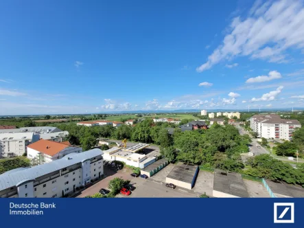 Balkon Ausblick - Wohnung kaufen in Frankenthal - Moderne Stadtwohnung mit Panoramablick: Geräumiges 3-Zimmer-Apartment in ruhiger Lage