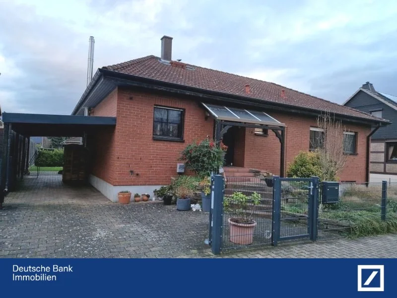 Hausansicht - Haus kaufen in Alsheim - Charmanter Bungalow mit großzügigem Garten in Alsheim