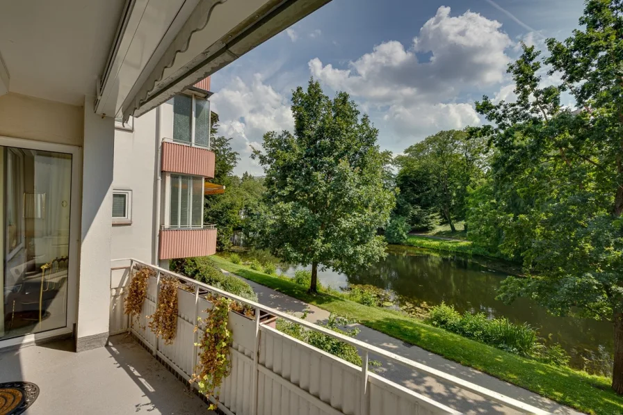 Balkon - Wohnung kaufen in Bremen - Stilvolle 3-Zimmer-Eigentumswohnung mit Blick auf die Wallanlagen!