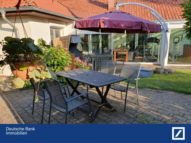 Zusätzliche Sitzecke - Haus kaufen in Stavenhagen - NEUER PREIS:  369.500 €...Hochwertiges Einfamilienhaus im Bungalowstil... Mehr geht nicht...