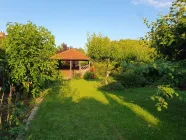 Vorderer Garten mit Pavillon