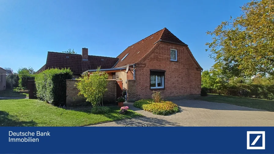 Rückseitiger Blick - Haus kaufen in Warnow - Ihr neues Haus wartet auf Sie...