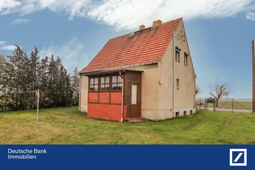 Außenansicht - Haus kaufen in Osterburg - Idyllisches Einfamilienhaus mit großem Grundstück!