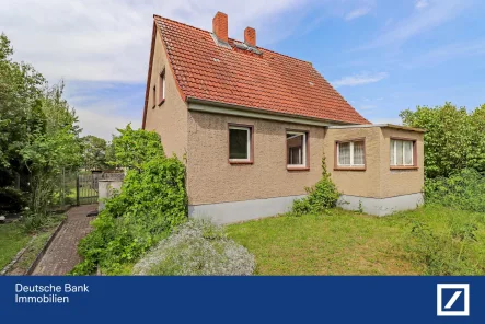 Außenansicht - Haus kaufen in Osterburg - "Idyllisches Landhaus mit atemberaubendem Panaromablick - Ihr ganz persönliches Stück Naturparadies"