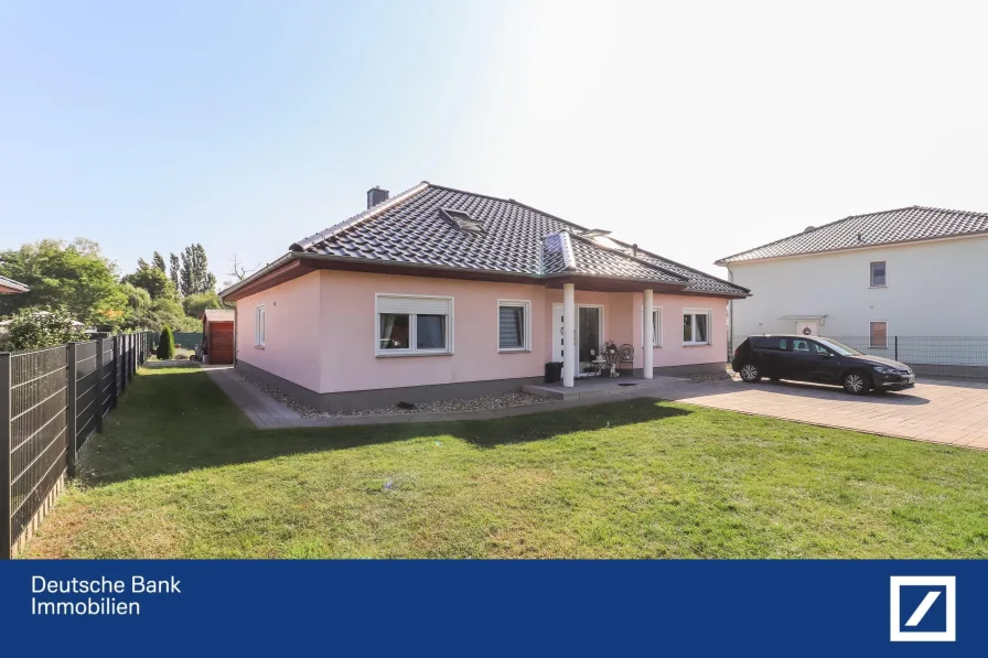 Frontansicht - Haus kaufen in Stendal - Ihr neues Zuhause in Stendal: Großzügig, modern und familienfreundlich!