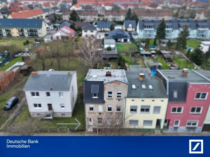 Wohnhaus Straßenansicht - Haus kaufen in Schönebeck - Großzügiges Reihenendhaus - Ideal für Familien & Mehrgenerationshaushalte