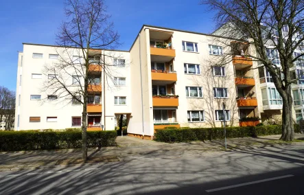 Südansicht - Wohnung kaufen in Berlin - Lichtdurchflutete 4 Zimmer Wohnung in Mariendorf