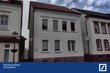 Strassenansicht - Haus kaufen in Blomberg - Stadthaus mit gemütlichem Grundstück in Blomberg!Kaufen statt Mieten - das kann funktionieren!