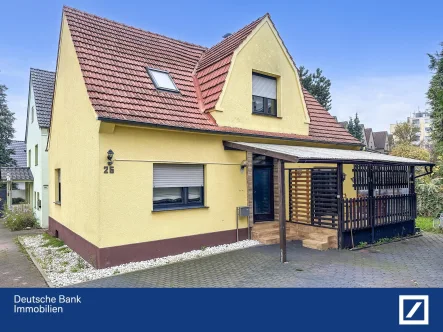 Außenansicht - Haus kaufen in Bielefeld - Ein-/Zweifamilienhaus in Bielefeld