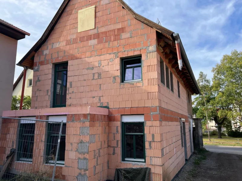 Seitenansicht - Haus kaufen in Erfurt - Kaufen Sie Ihren Rohbau in Büßleben oder doch gleich Schlüsselfertig einziehen? **