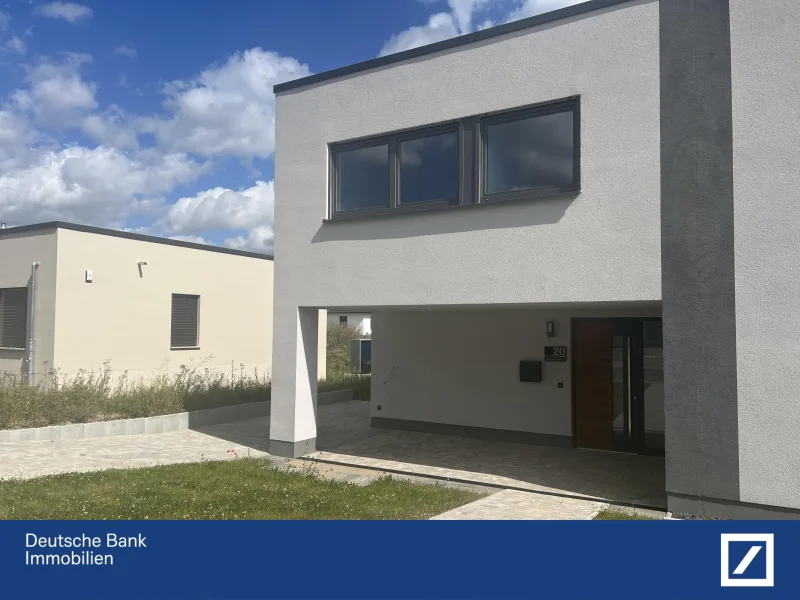 Ansicht Eingang - Haus kaufen in Ilmenau - Doppelhaushälfte, fertig zum sofortigen Einzug am Stadtrand von Ilmenau im Bauhausstil