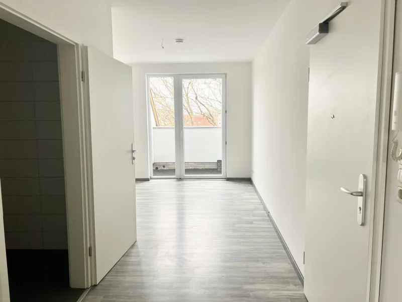 Flur mit Blick zum BLK - Wohnung kaufen in Erfurt - Frei ab 01.12.* 2 RWE* 50m² *Wohnung in Erfurt, noch dieses Jahr einziehen