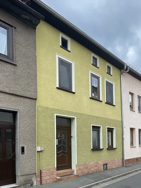 Haus Straßenansicht - Haus kaufen in Mühlhausen - Klein & fein: Das RMH wurde mit Liebe zum Detail saniert !