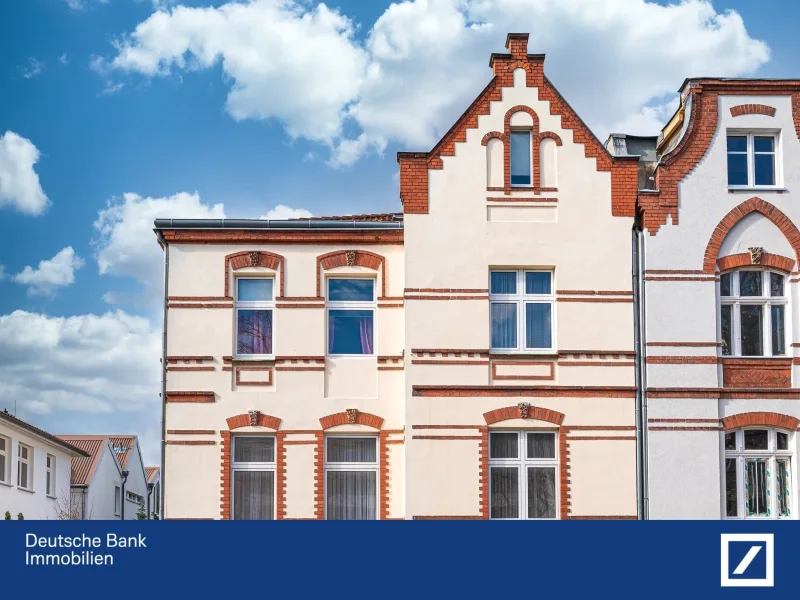 Hausansicht - Haus kaufen in Berlin - HISTORISCHER Charme trifft auf MODERNE Vielseitigkeit!4 Wohneinheiten möglich!