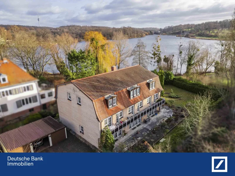 Haus rückseitig - Haus kaufen in Potsdam - "Elegantes Reihenendhaus mit großem Garten & traumhaftem Blick auf die Glienicker Lake"