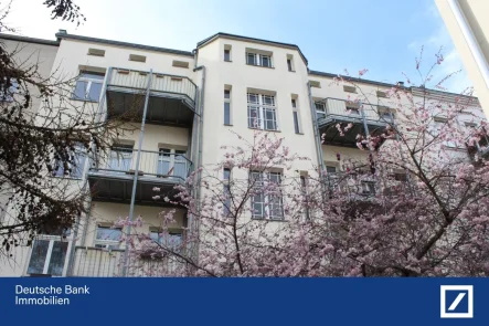 Header - Haus kaufen in Leipzig - Vollvermietetes Mehrfamilienhaus in beliebter Wohnlage