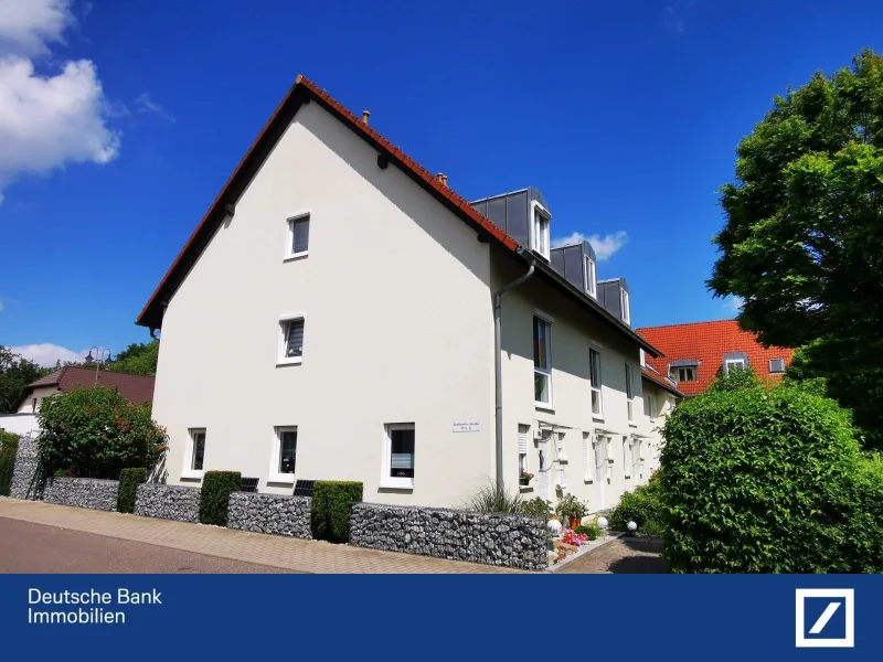 Hausansicht - Haus kaufen in Taucha - Reihenmittelhaus in ruhiger Wohngegend mit Garten und Tiefgaragenstellplatz