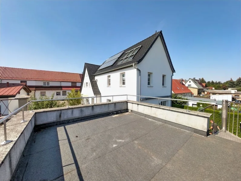 Dachterrasse auf Garage