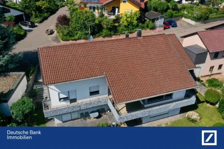 Außenansicht - Haus kaufen in Ilsfeld - Freiraum für die gesamte Familie