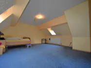 Schlafzimmer DG rechts 2