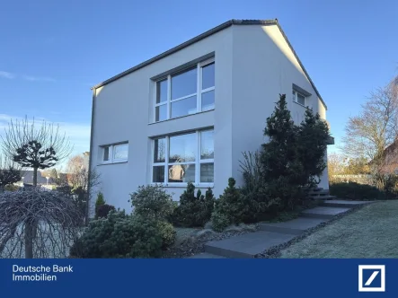 Seitenansicht - Haus kaufen in Werl - Architektenhaus in Split-Level-Bauweise mit Garage und Einliegerwohnung